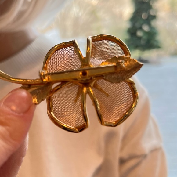 Gold Clover Brooche - Picture 4 of 5